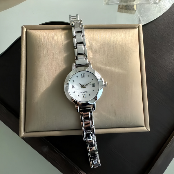 Elegant Round Dial Vintage Watch